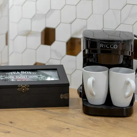 Modern With Private Garden By Renters Prestige *