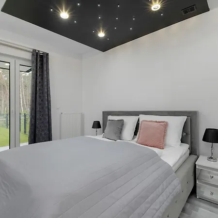 شقة Modern With Private Garden By Renters Prestige