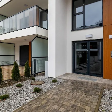 Modern With Private Garden By Renters Prestige Apartment *
