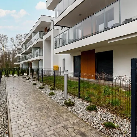 Modern With Private Garden By Renters Prestige