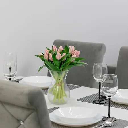 شقة Modern With Private Garden By Renters Prestige *