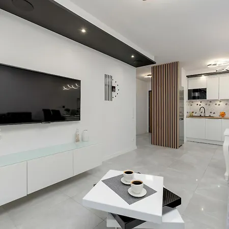 Modern With Private Garden By Renters Prestige Międzywodzie