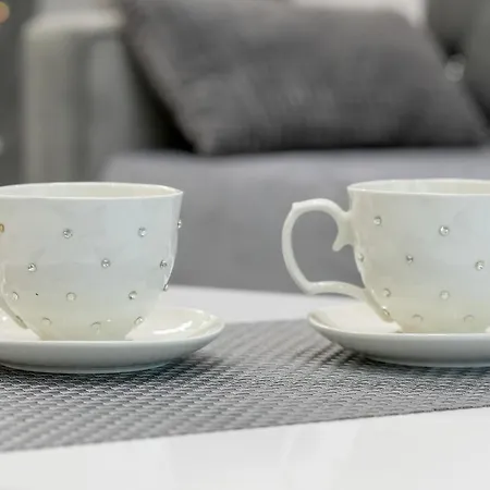 Modern With Private Garden By Renters Prestige