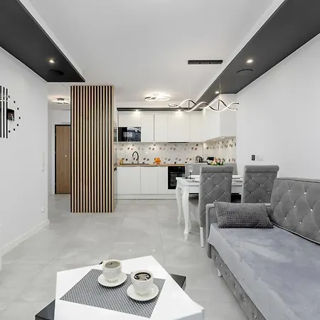 Modern With Private Garden By Renters Prestige *